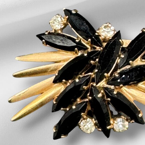 Vintage Gold Tone Brooch Pin Marquis Cut Black Stones - Picture 4 of 7